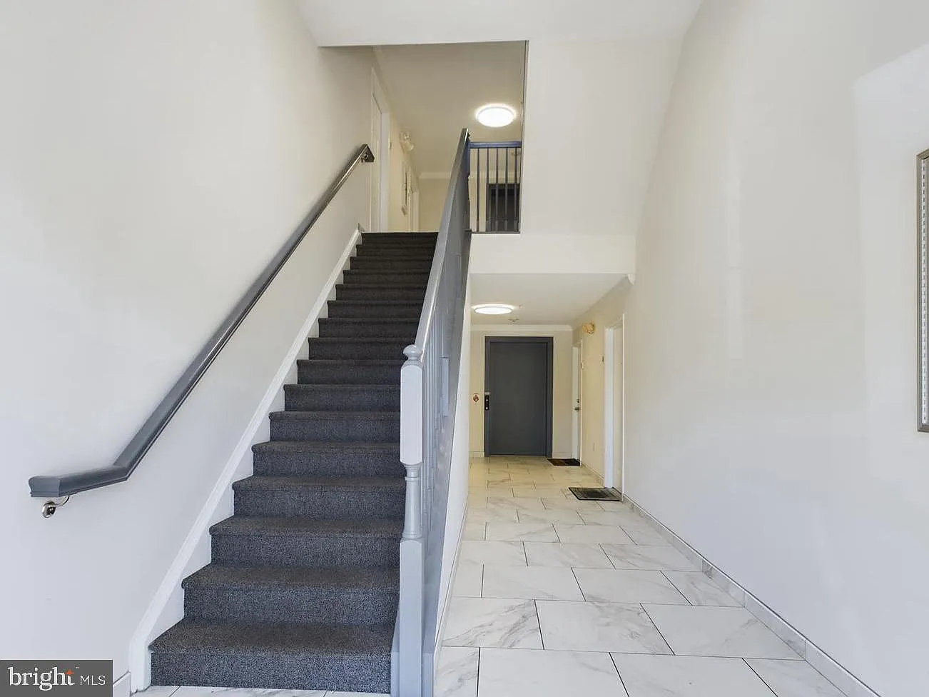2 bed, 1100 sqft, $2,000 — Photo 2