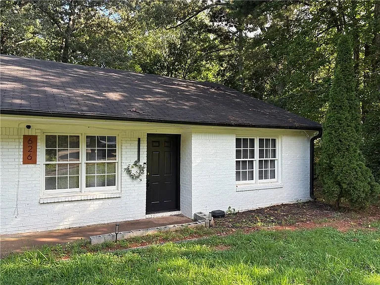 626 Jackson Park Ln — Photo 1