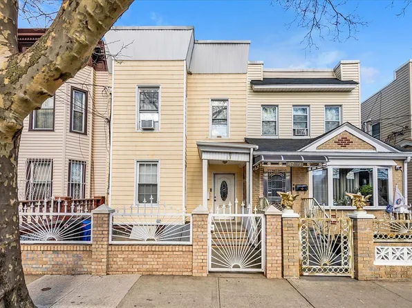 8747 129th St, Richmond Hill, NY 11418