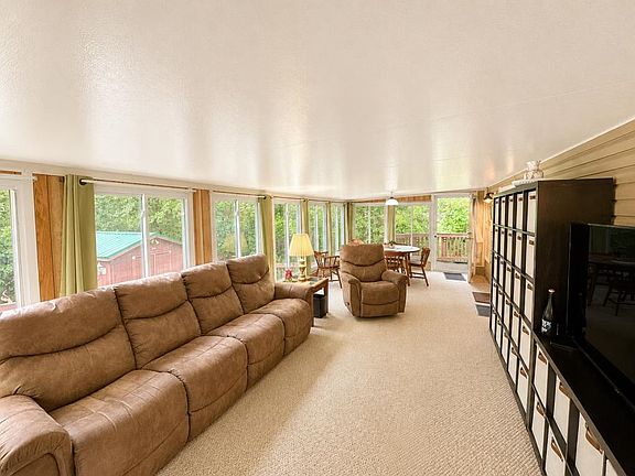 4th image of 35 Highview Ln