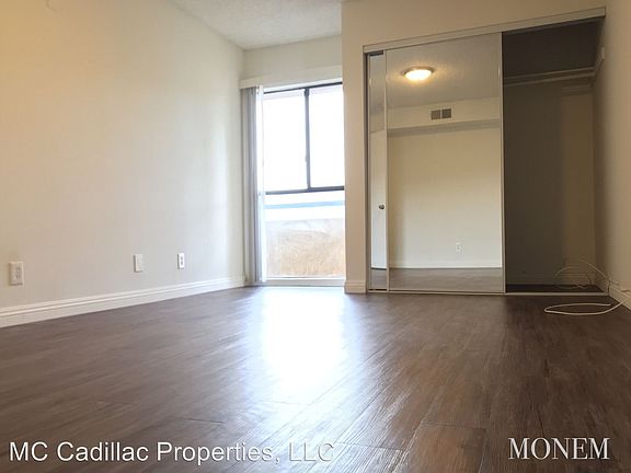 4th image of 1725 Grismer Ave APT 306