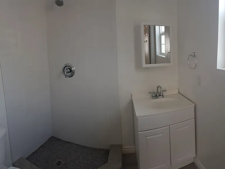 3334-3336 Drew St — Photo 10