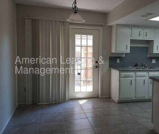 3rd image of 8730 Glen Meadow Ln