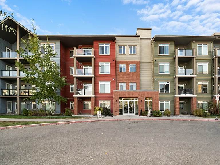 104 Mackenzie Way SW — Photo 28