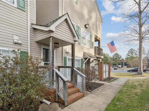 12796 Daybreak Cir, Newport News, VA 23602