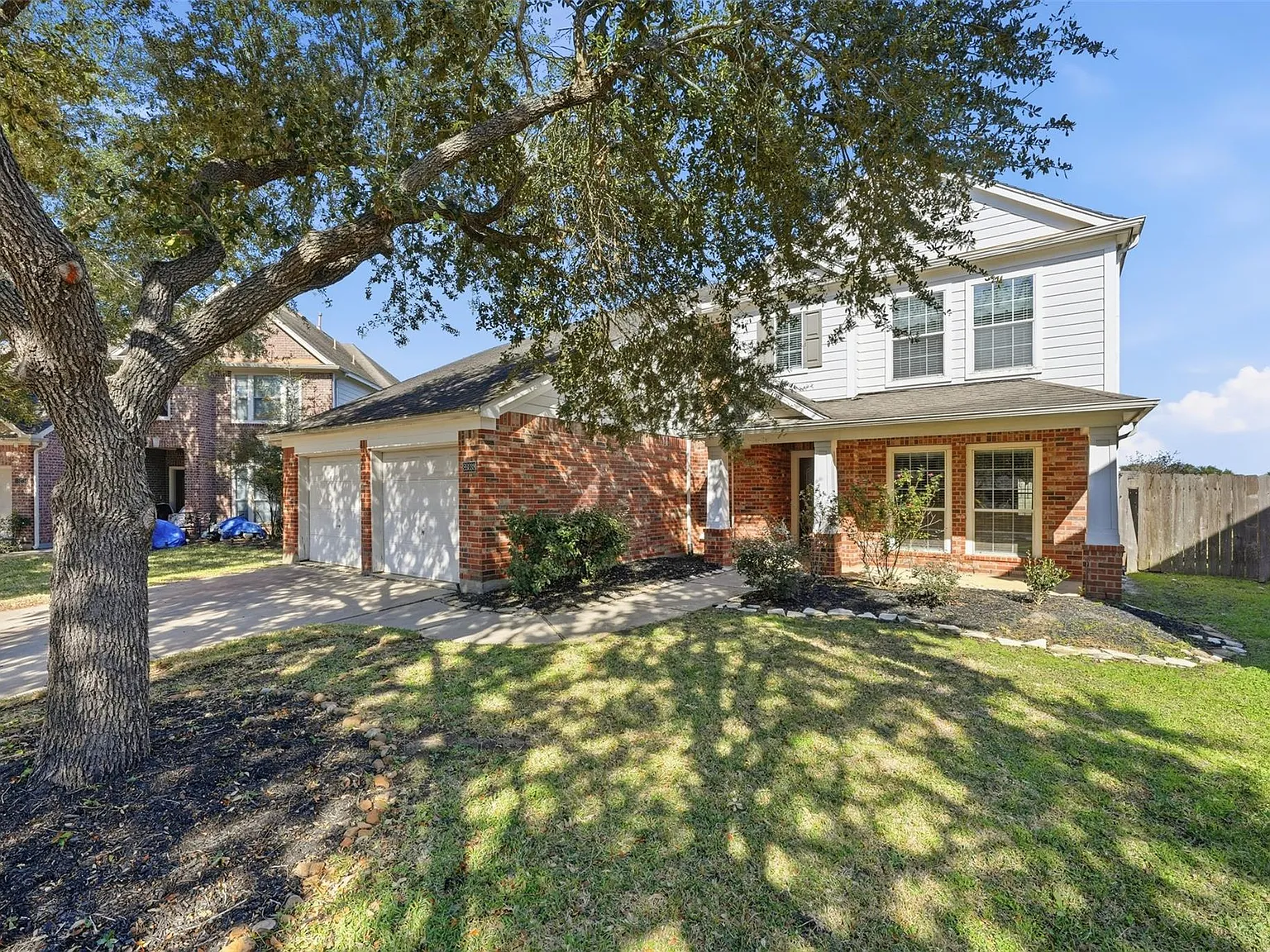 5 bed, 2.5 bath, 2598 sqft, $2,300 — Photo 4