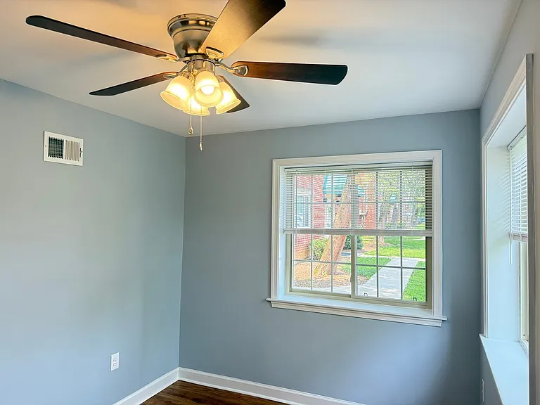 8804 Bradford Rd — Photo 31