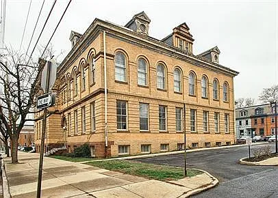 1839 Green Street — Photo 12