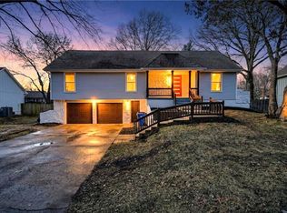 708 SW Montgomery Ave, Lees Summit, MO 64081