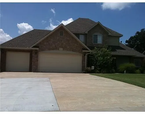 2506 Greens Way Photo 1