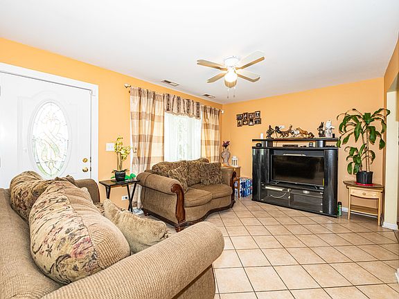 4th image of 320 Morse Dr