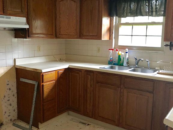 2nd image of 224 Tenn Cir