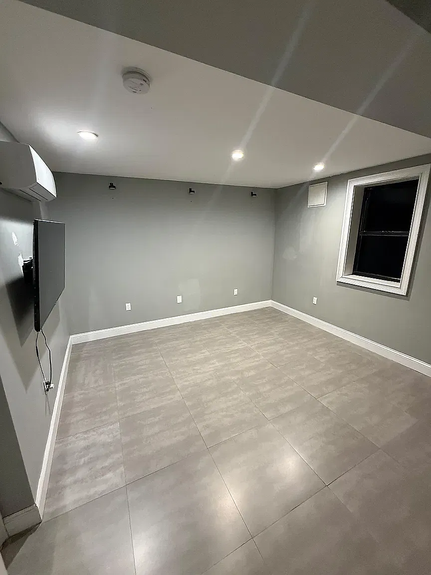 465 Elton Street — Photo 4