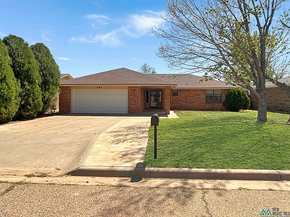 2nd image of 305 Chanticleer Pl