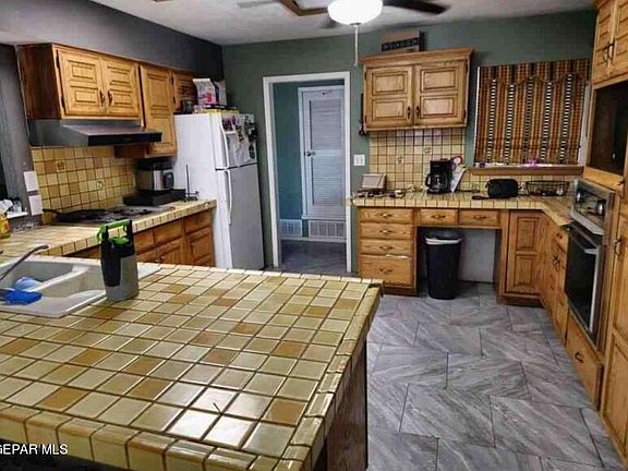 5th image of 5108 Seguin Ct