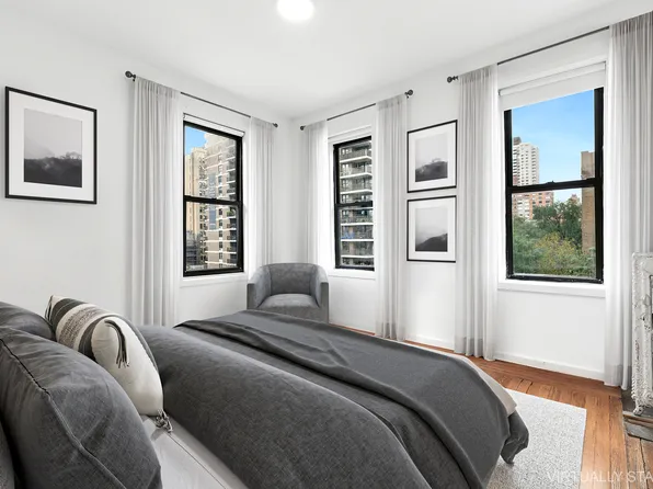 200 West 95th Street image 2 of 6