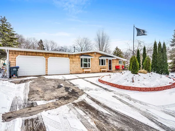 1445 Sunset Ln, Menasha, WI 54952