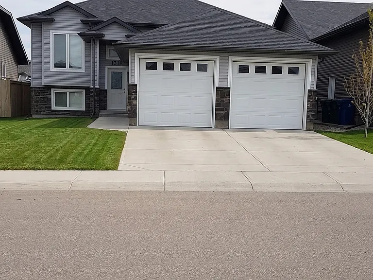 1315 Pohorecky Cres — Photo 13