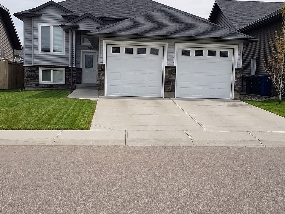 1st image of 1315 Pohorecky Cres