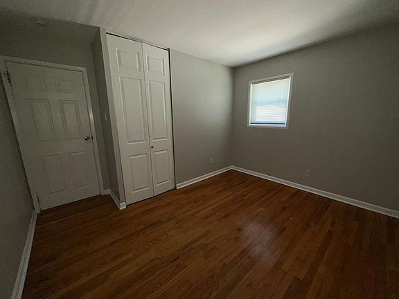 5th image of 1401 Columbus Dr