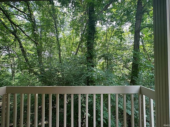 4th image of 716 E Bayberry Ct E