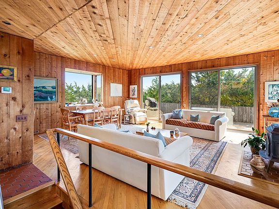 3rd image of 16 Ocean Ln