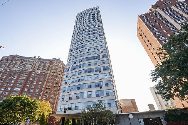 1st image of 3900 N Lake Shore Dr APT 6H