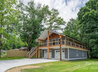 2513 Rolfe St, Hendersonville, NC 28791