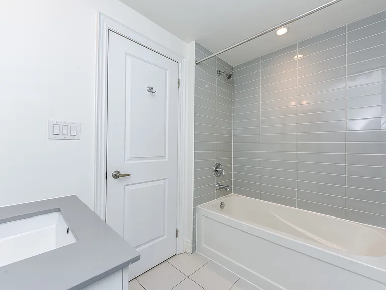 1145 Ossington Ave #D38 — Photo 30