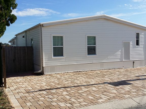 2nd image of 842 Paradise Blvd