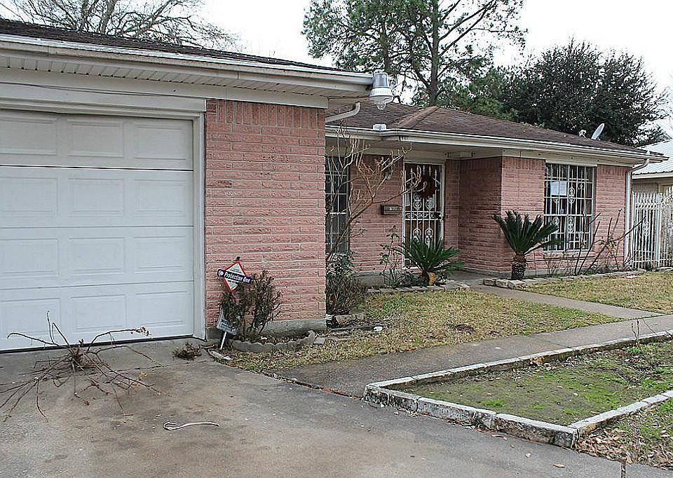 1st image of 8907 Winding River Dr