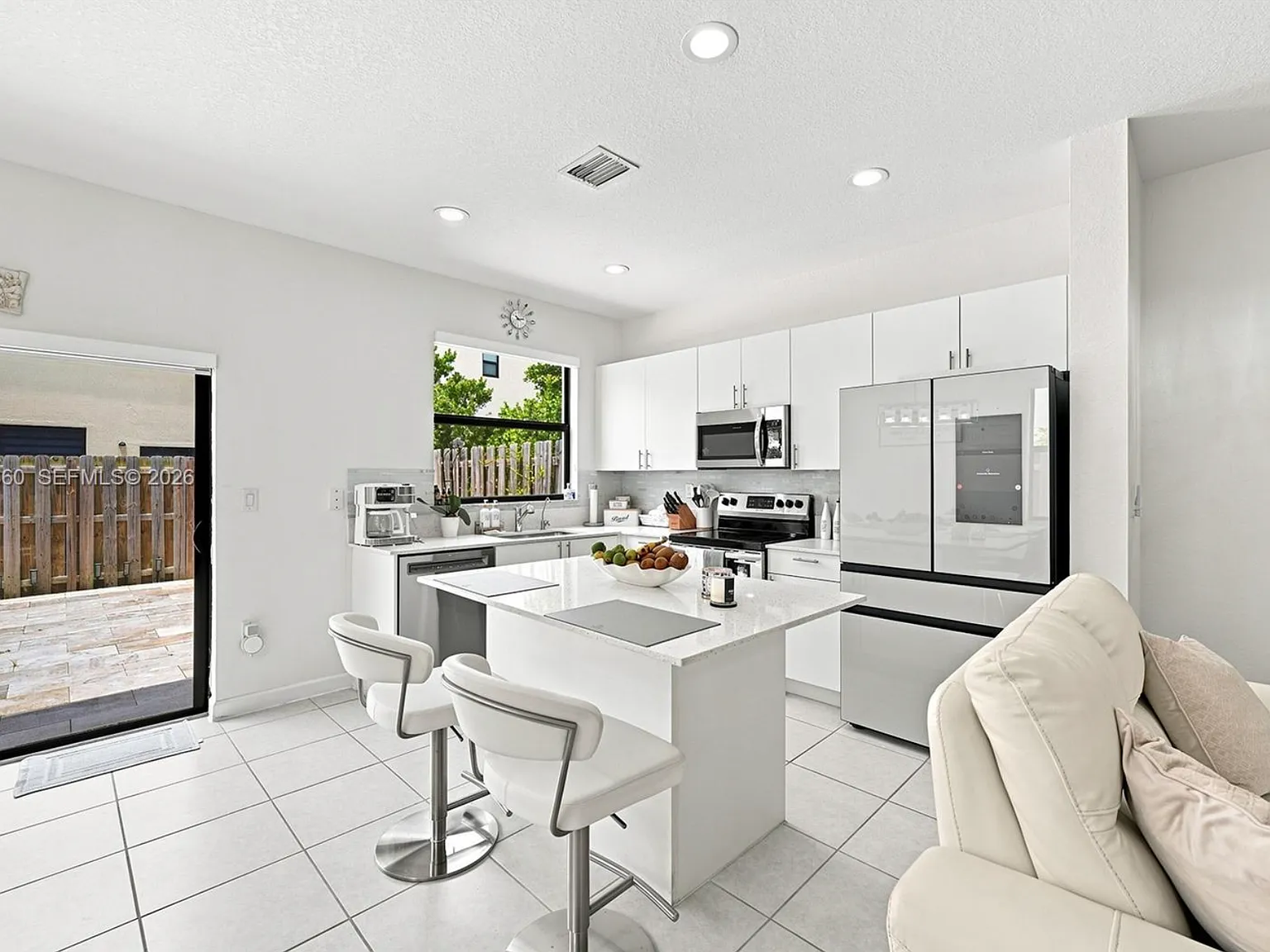 3 bed, 1328 sqft, $3,000 — Photo 3