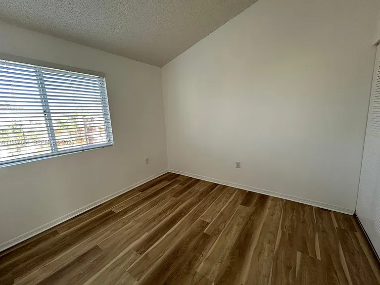 6255 Kendale Lakes Cir #225 — Photo 34