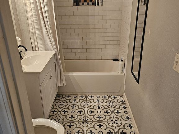4th image of 3525 Santa Cruz Way