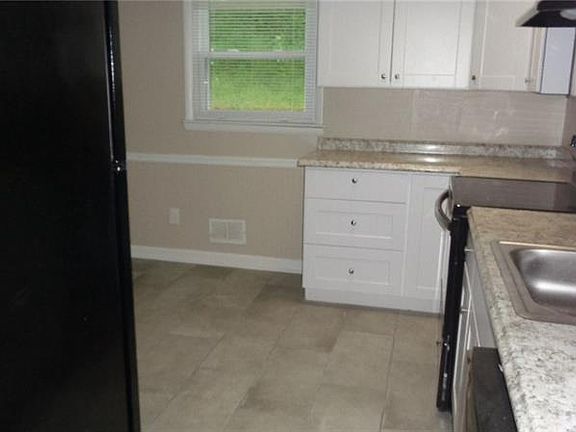 5th image of 4028 Benden Cir