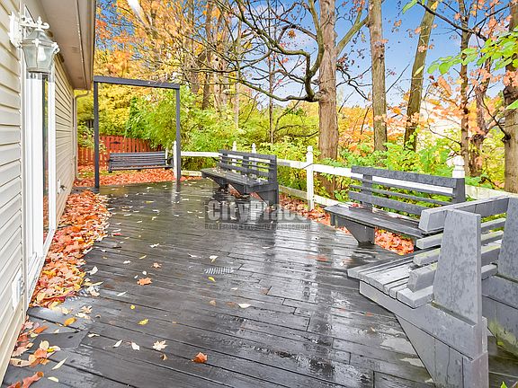 3rd image of 5231 Pin Oak Dr