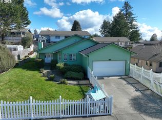 870 3rd St, Brookings, OR 97415