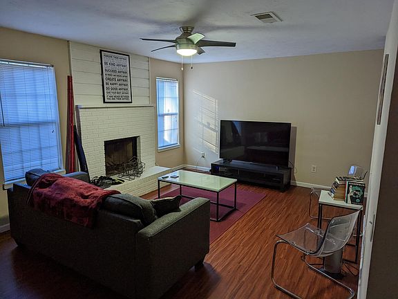 2nd image of 3722 Bentley Dr