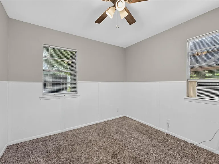208 D St — Photo 14