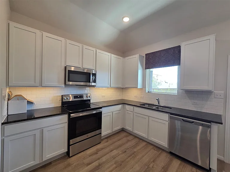 8902 Grand Western — Photo 19