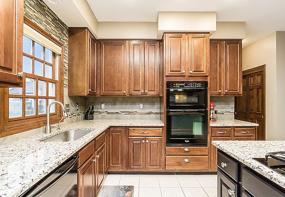 4th image of 5524 Somerset Ave