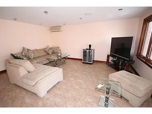 Sold by Bergen Basin Real Estate | media 26