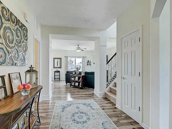 4th image of 921 Adena Ln