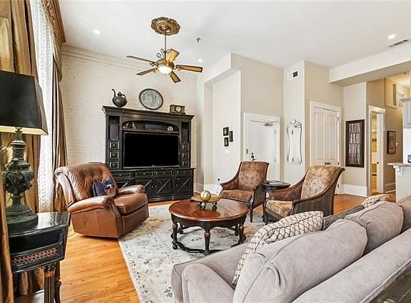 3rd image of 531 Bienville Ave #2