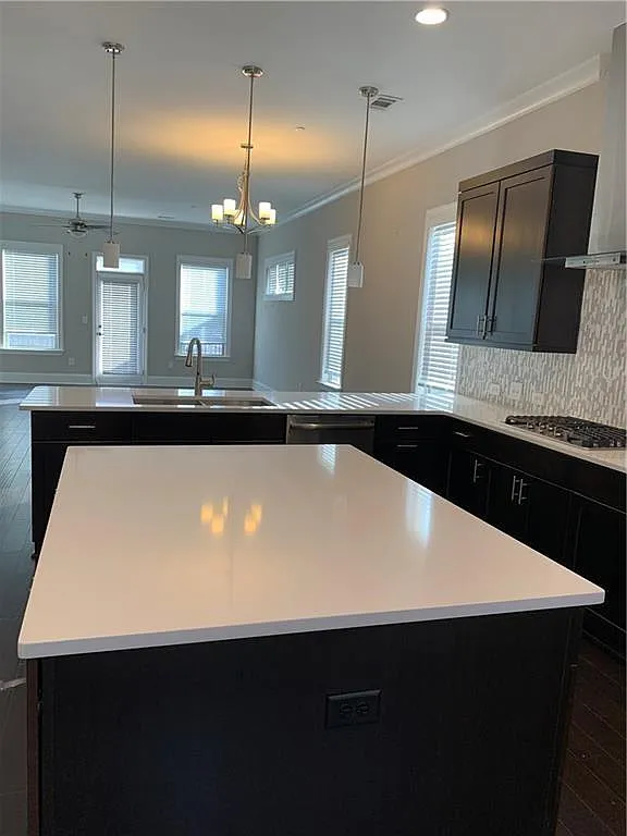 3 bed, 4.0 bath, 2527 sqft, $3,550 — Photo 4
