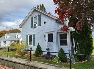 34 Lonsdale St, West Warwick, RI 02893
