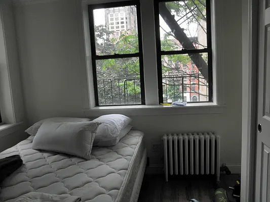 Rented by RV Realty | media 9