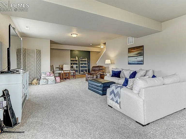 19773 Lindenmere Dr — Photo 18