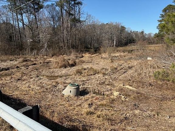 2nd image of 371 Angham Rd