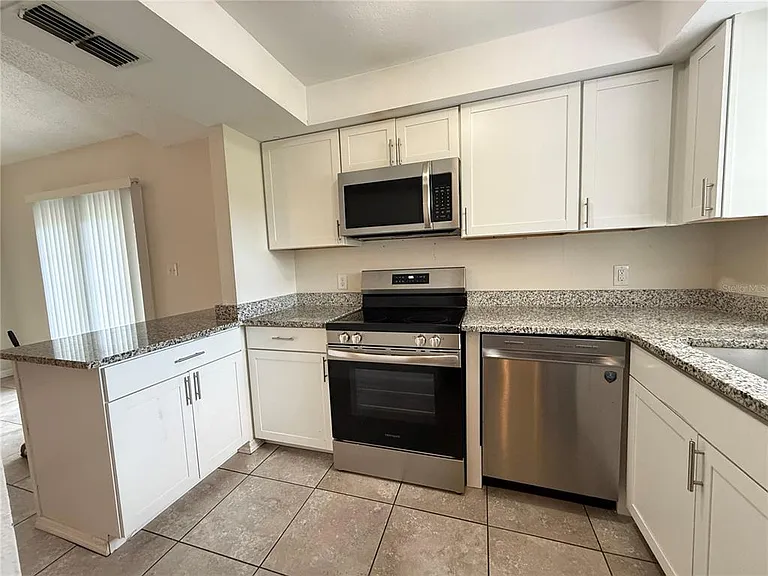 3136 Julia Ct — Photo 5